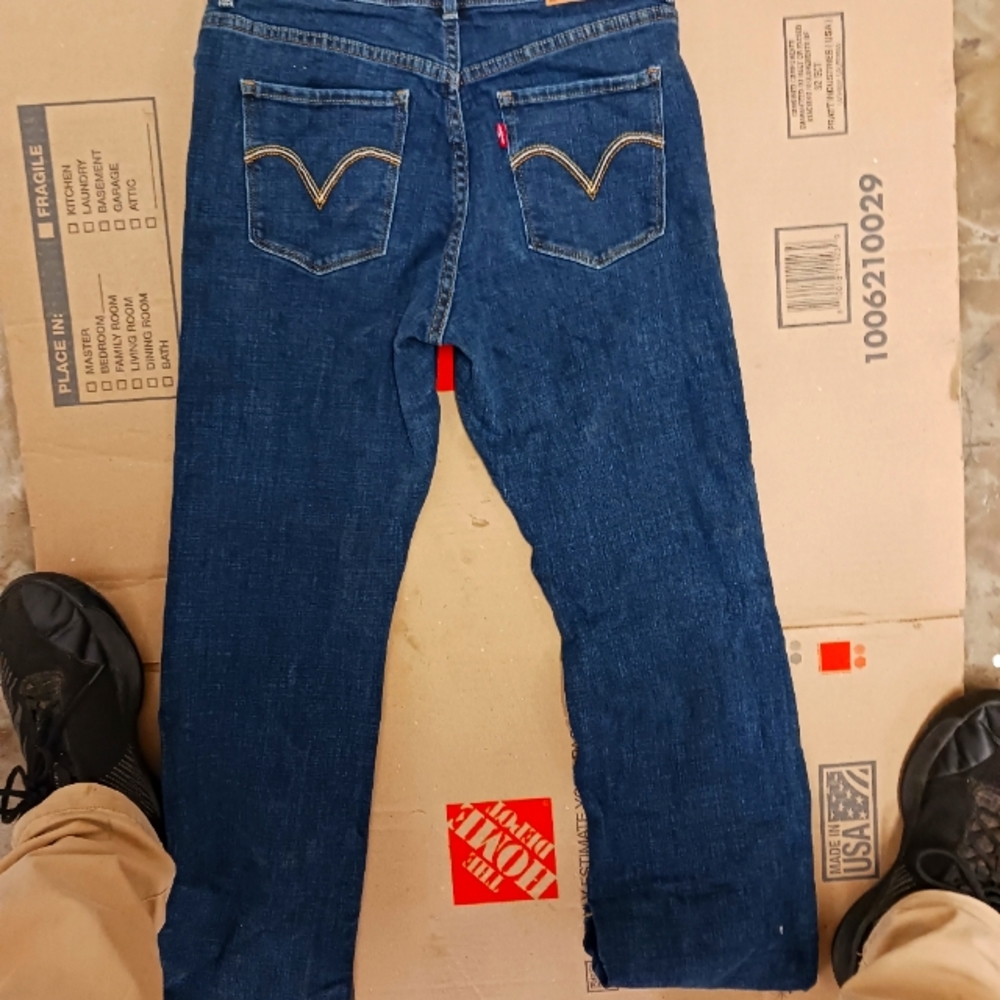 Womens bootcut Levi's size 8